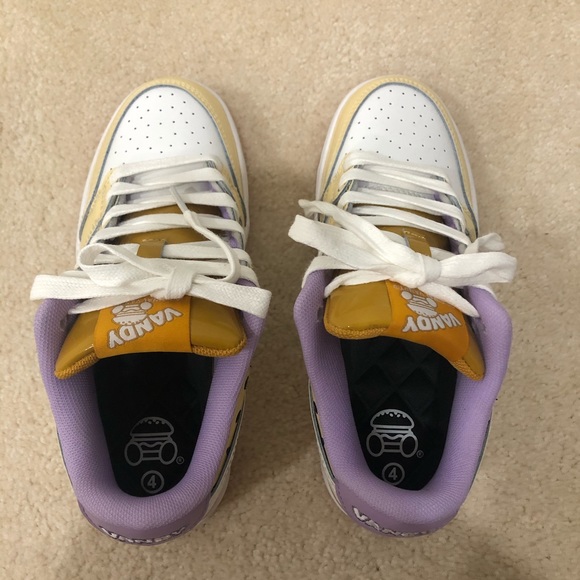 Vandy the pink rice burger in Size 4Y - Picture 2 of 4